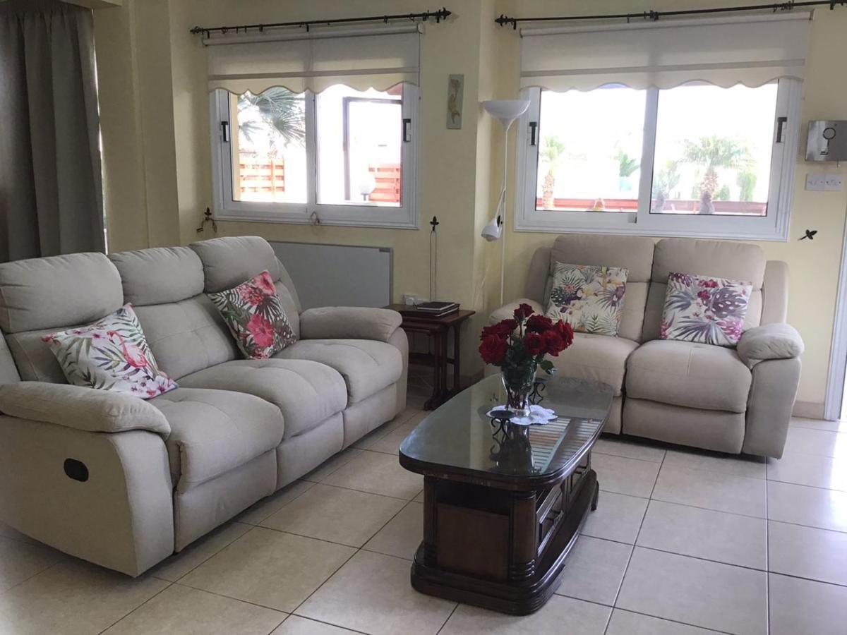 Carolyn Villa Is A Luxury 4-Bedroom Villa With Private Pool In Ajia Napa Zewnętrze zdjęcie