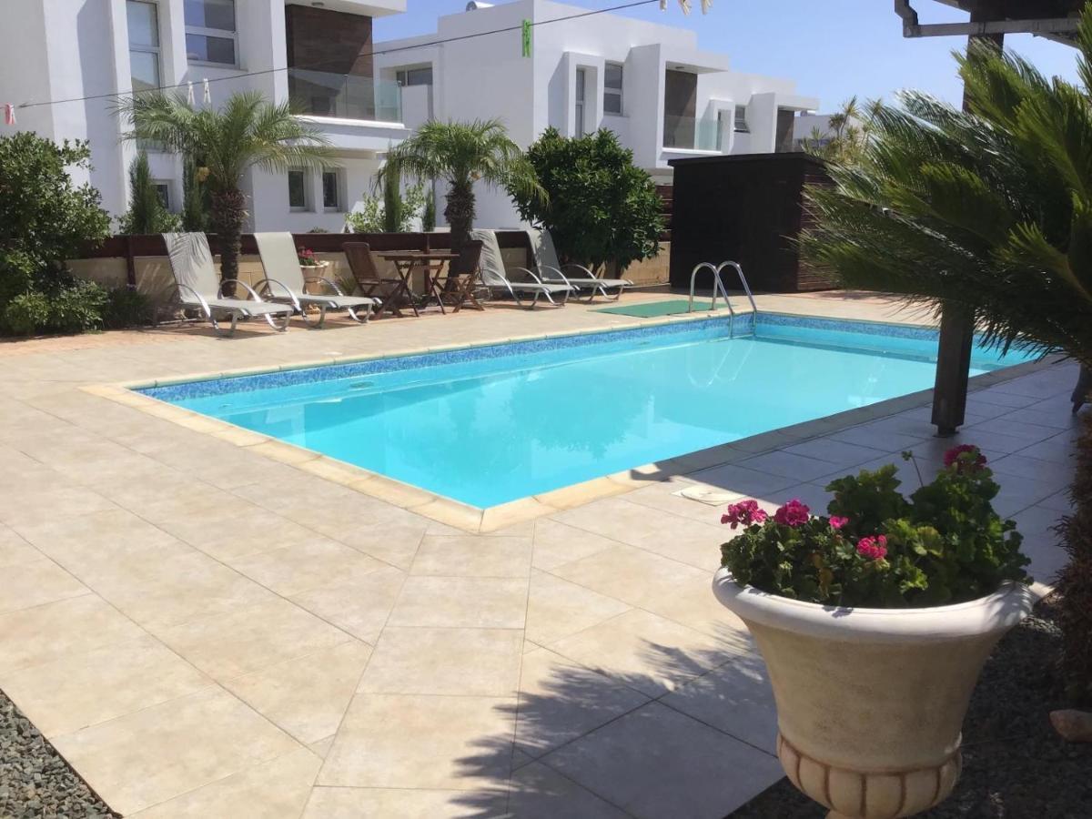 Carolyn Villa Is A Luxury 4-Bedroom Villa With Private Pool In Ajia Napa Zewnętrze zdjęcie